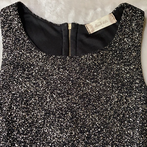 Adorable sparkly dress - Picture 5 of 12